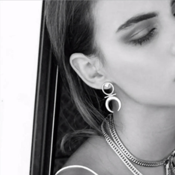 Ox Horn Boho Hoop Aged Silver Earrings - Picture 3 of 7